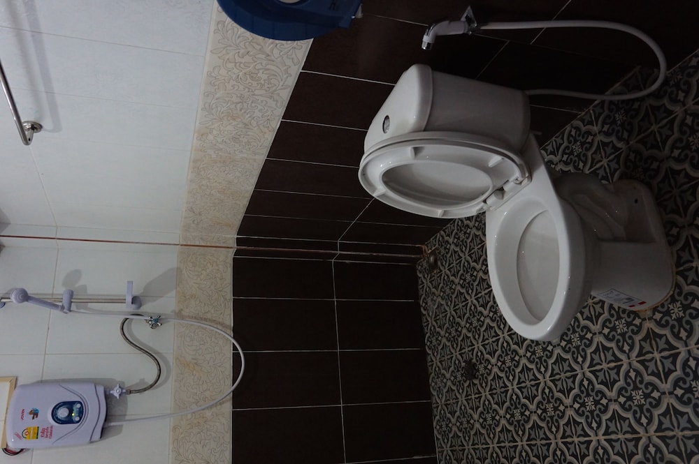 Khamsaner Hotel 28/30