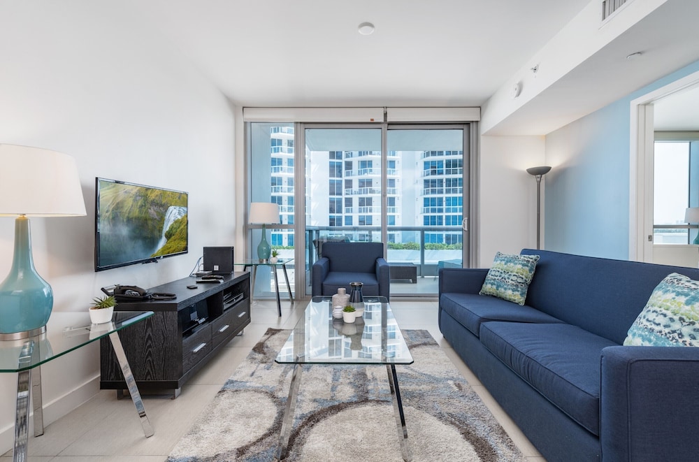 Churchill Suites Monte Carlo Miami Beach 44/76