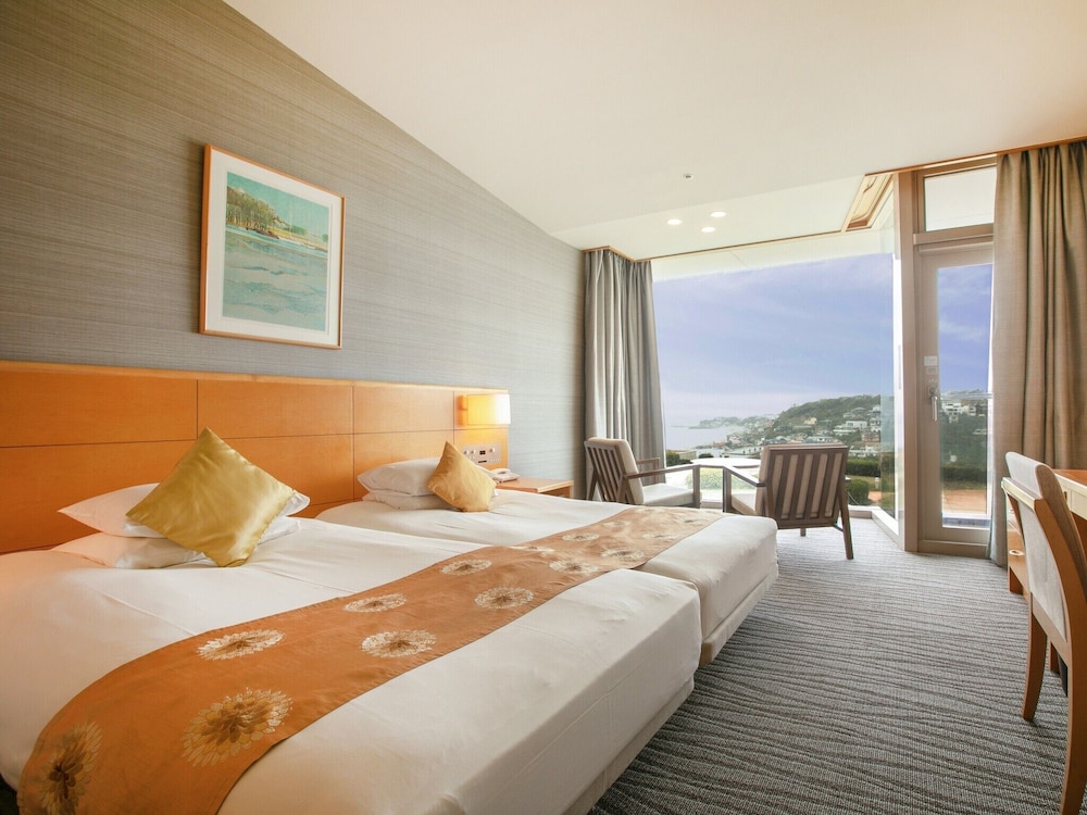 Hollywood, Twin Beds, Mountain View