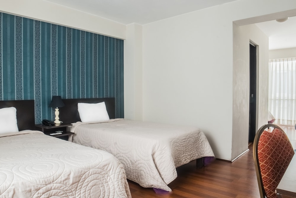 HOTEL SANTA CRUZ 10/60