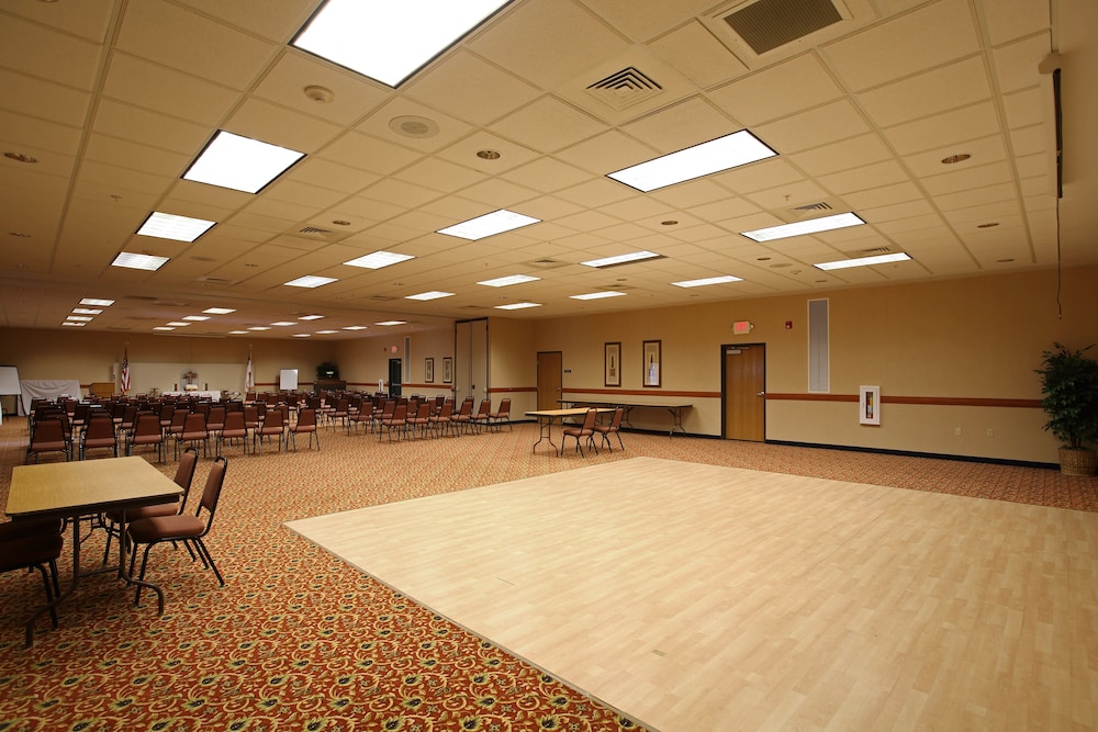 Boarders Inn Amp Suites 53/63