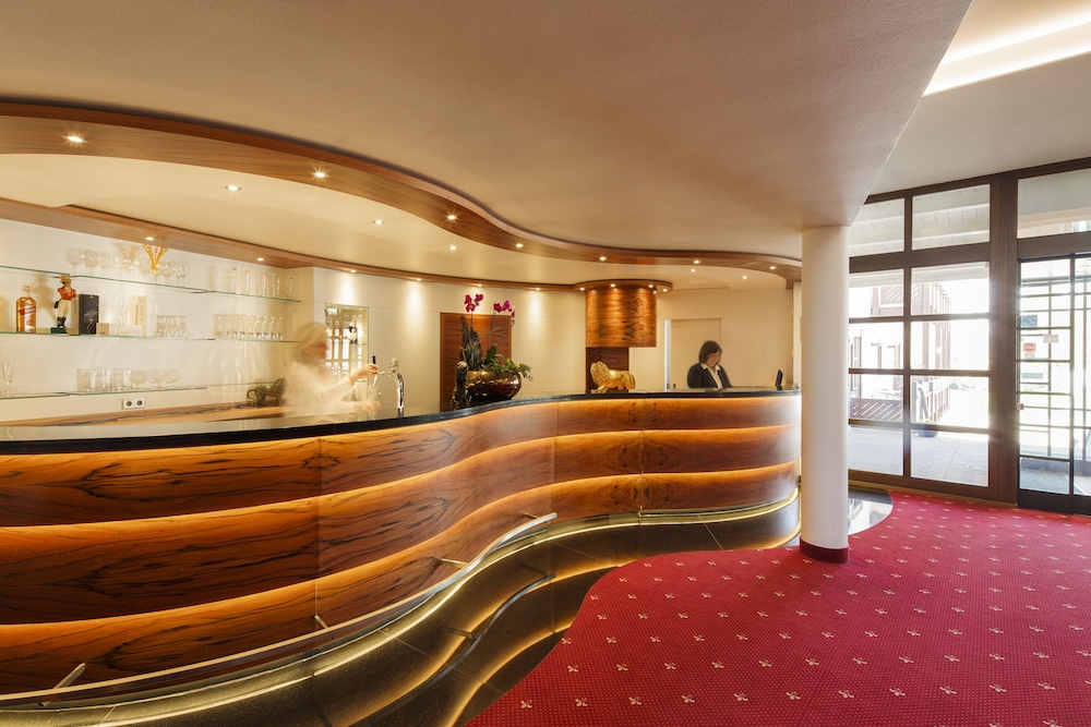 INVITE Hotel Lowen 1/25