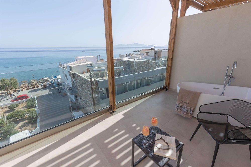 Cabana Blu Hotel and Suites 52/89