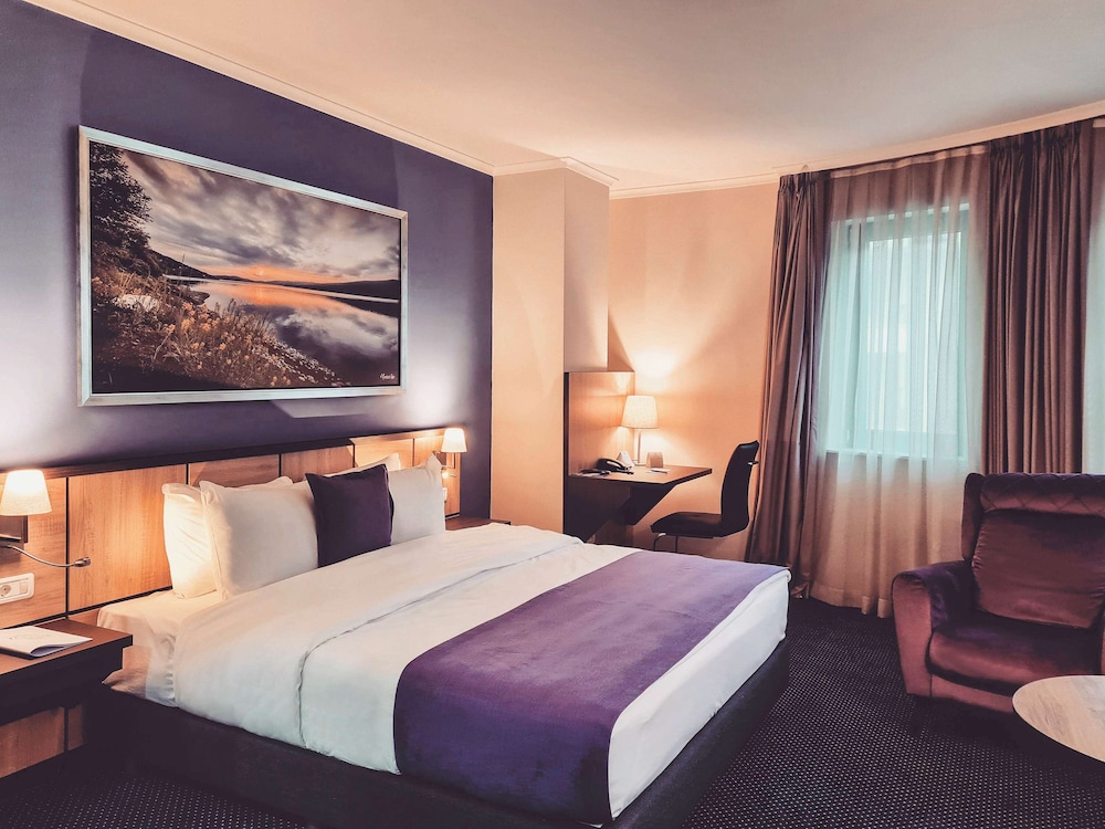 Mercure Tetovo 8/72