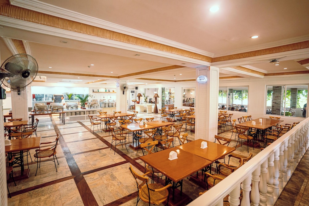 Whiterock Beach Hotel And Waterpark 56/73