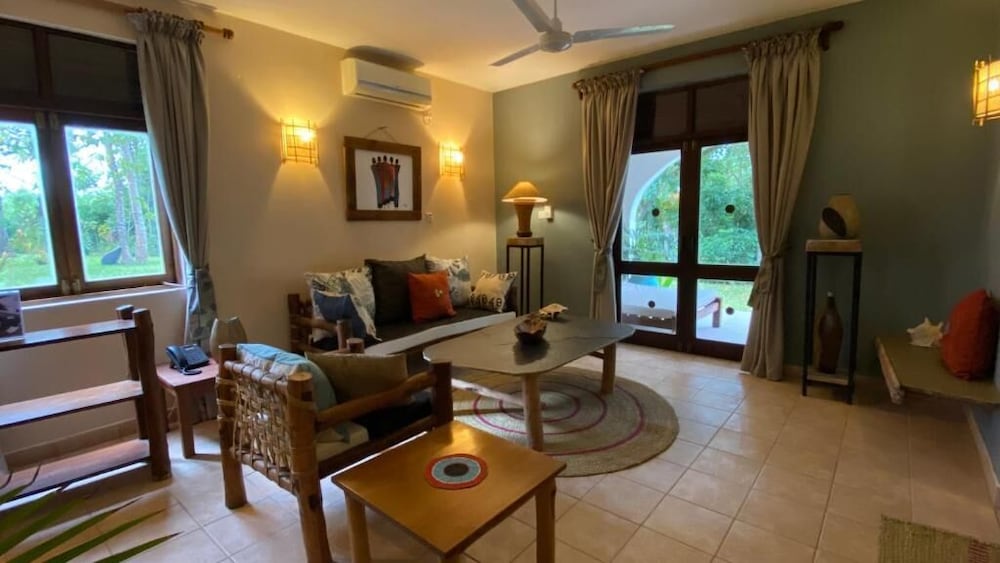 Pinewood Beach Resort and Spa 23/50