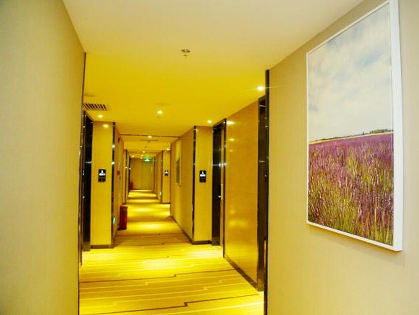 Lavande Hotel (Jiangmen Yingbin Avenue) 24/42