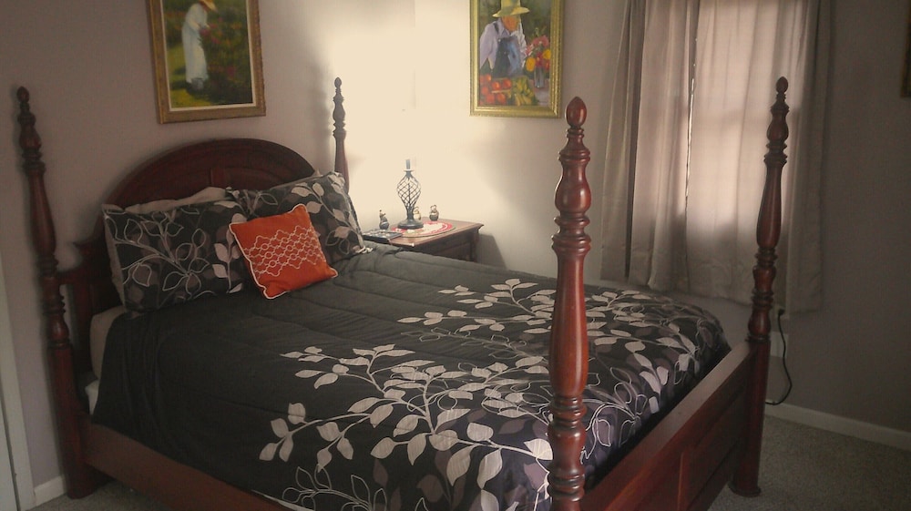 Lil Black Bear Inn 40/74