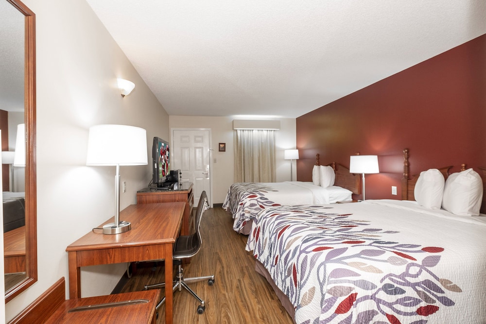Red Roof Inn & Suites Calhoun 11/34