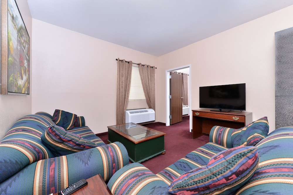 Americas Best Value Inn Somerville, TX 26/52
