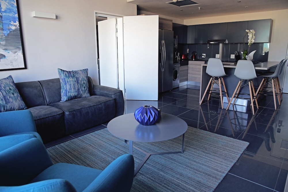THE CAPITAL MENLYN MAINE 40/60
