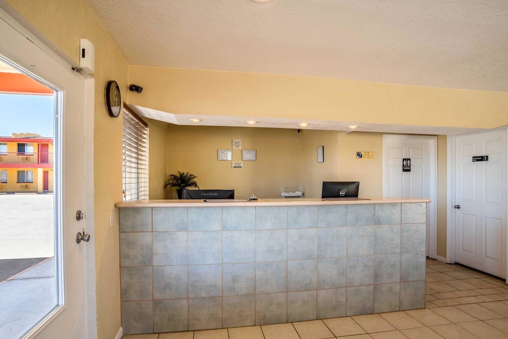 Econo Lodge I-40 Exit 286-Holbrook 6/36