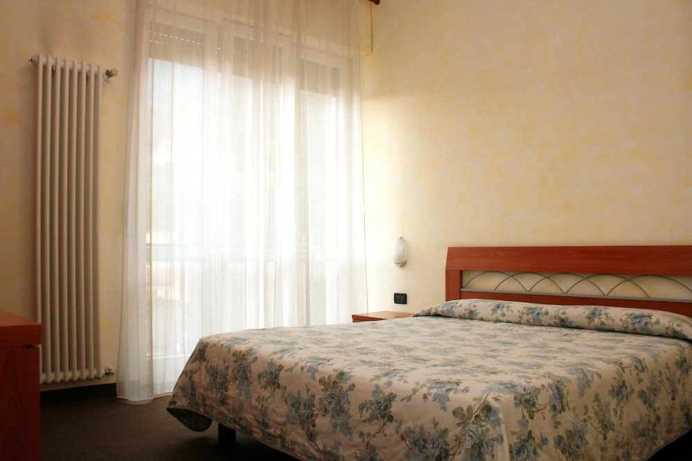 Hotel Engadina 9/25