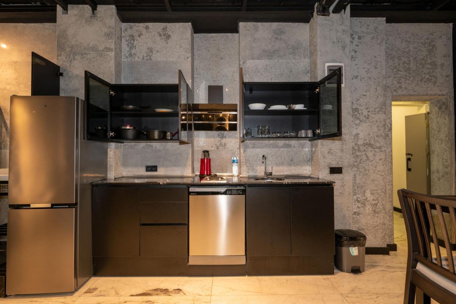 Monev Istanbul 40/48