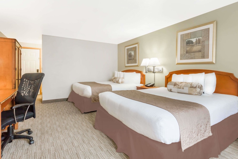 Ramada By Wyndham Ely 6/31