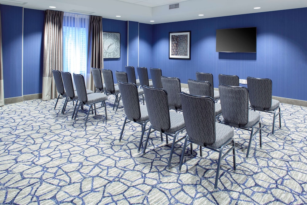 Hampton Inn Suites Overland Park South Ks 38/44