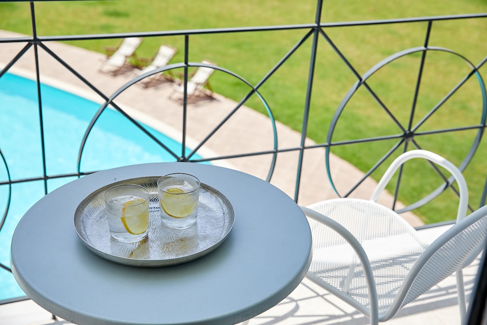 Sappho Hotel 20/28