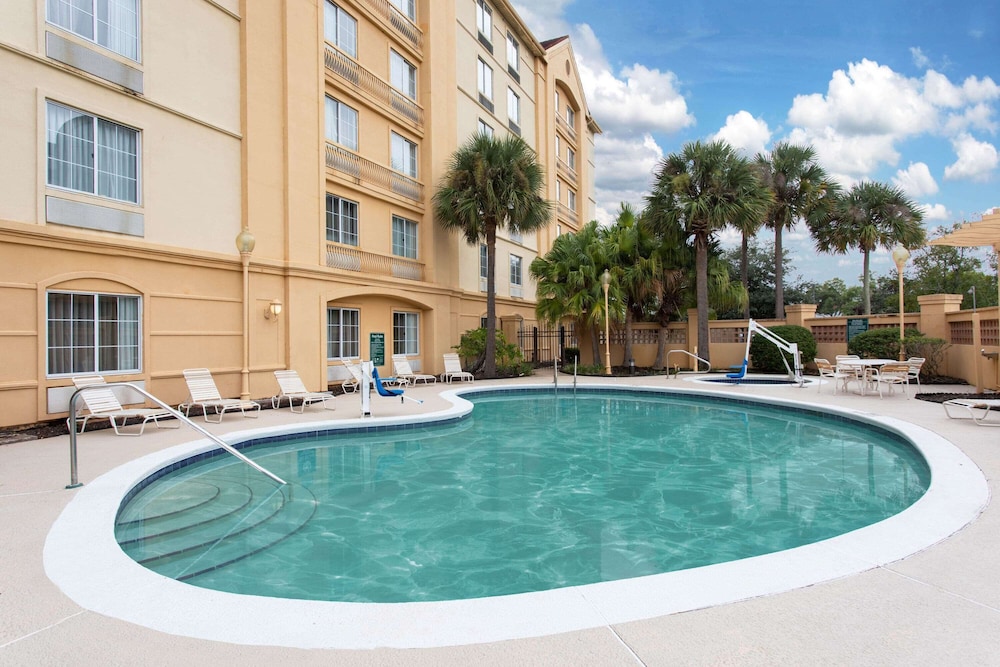 La Quinta Inn & Suites by Wyndham Jacksonville Butler Blvd in JACKSONVILLE - FL