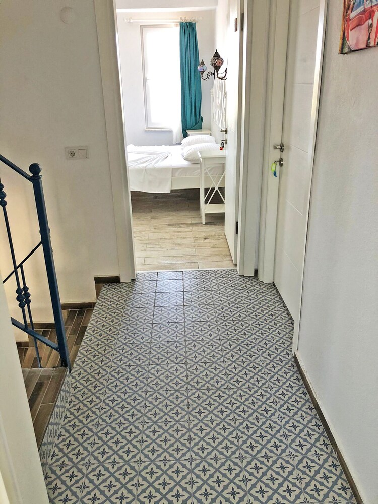 Capari Bozcaada Otel 10/22