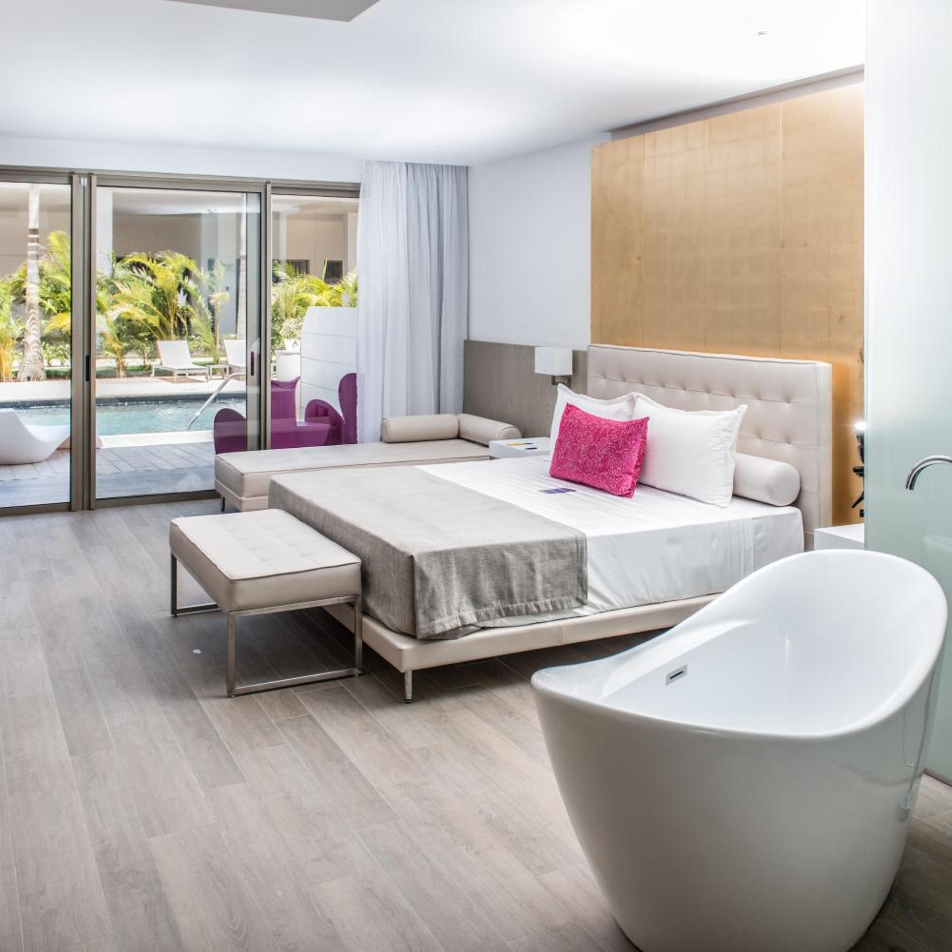 Platinum, Deluxe, Suite, Pool Access
