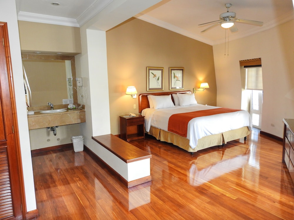 HOTEL SAN CARLOS 25/85