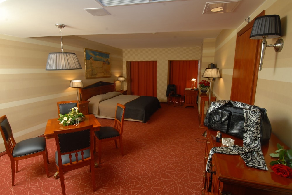 Divinus Hotel 47/71
