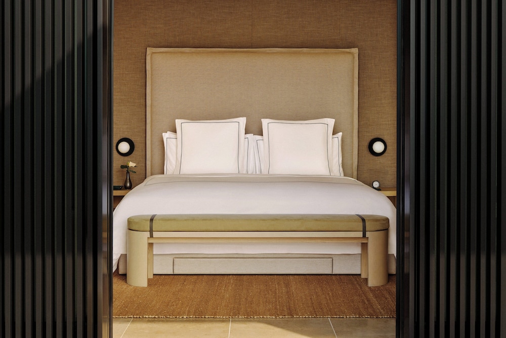 House, King and Twin Beds