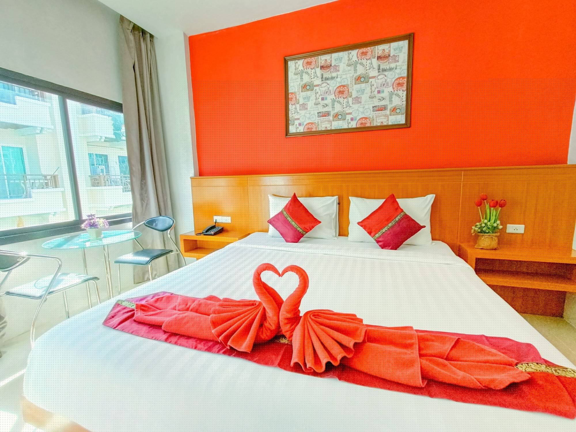 2 BEDROOMS, FAMILY SUITE, BALCONY
