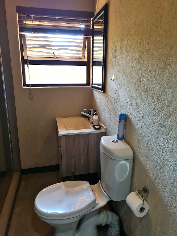 Ujabule 8 Sleeper Bush Lodge 48/50