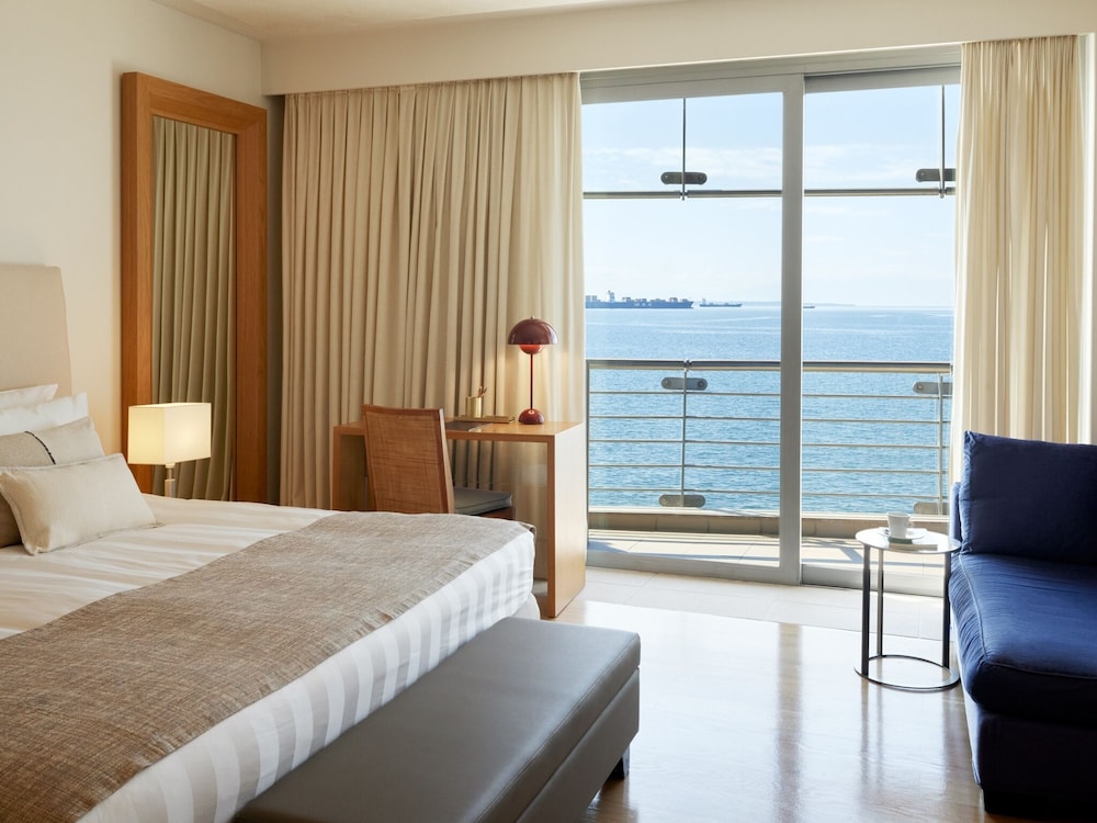 EXECUTIVE, DOUBLE BED, SEA VIEW