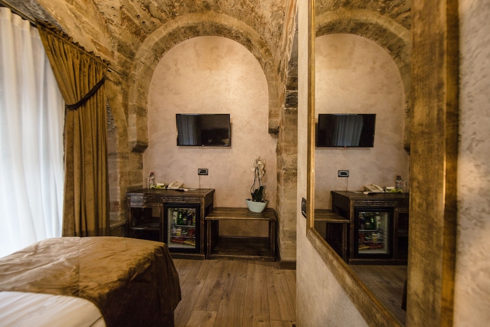 Passage Boutique Hotel 62/78