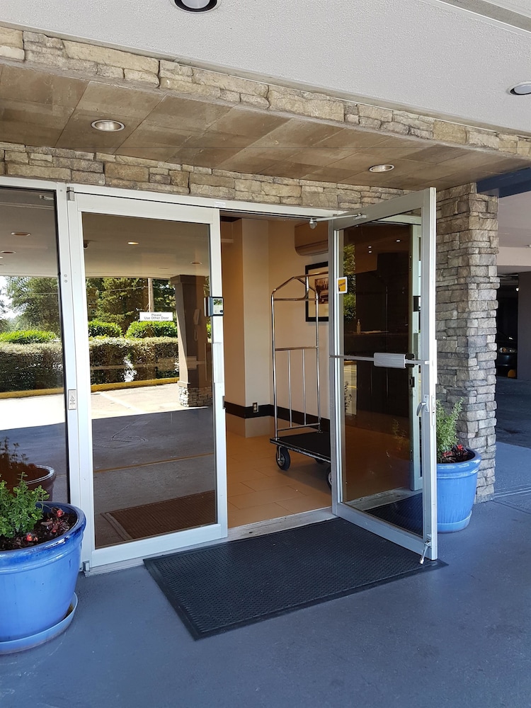 SureStay Plus by Best Western Coquitlam 5/50
