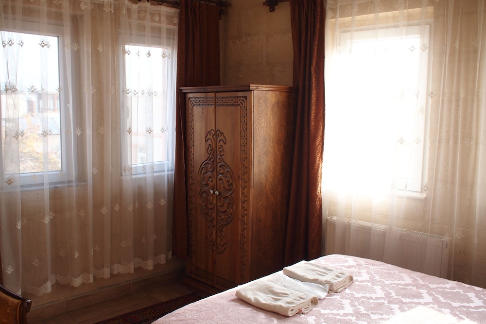 Emre's Stone House 31/50