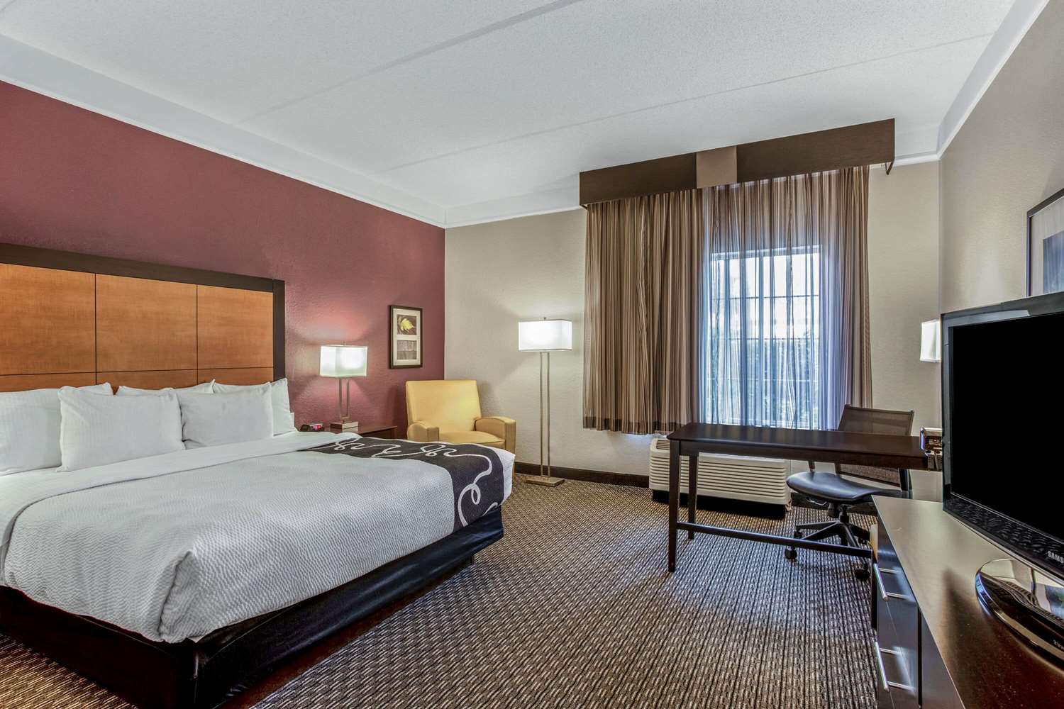 La Quinta Inn And Suites By Wyndham Orlando Airport North 12/45