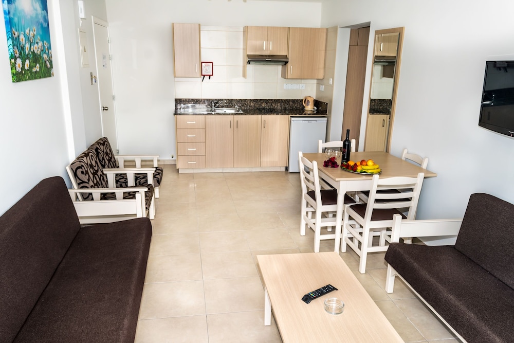 Christabelle Hotel Apartments 23/38