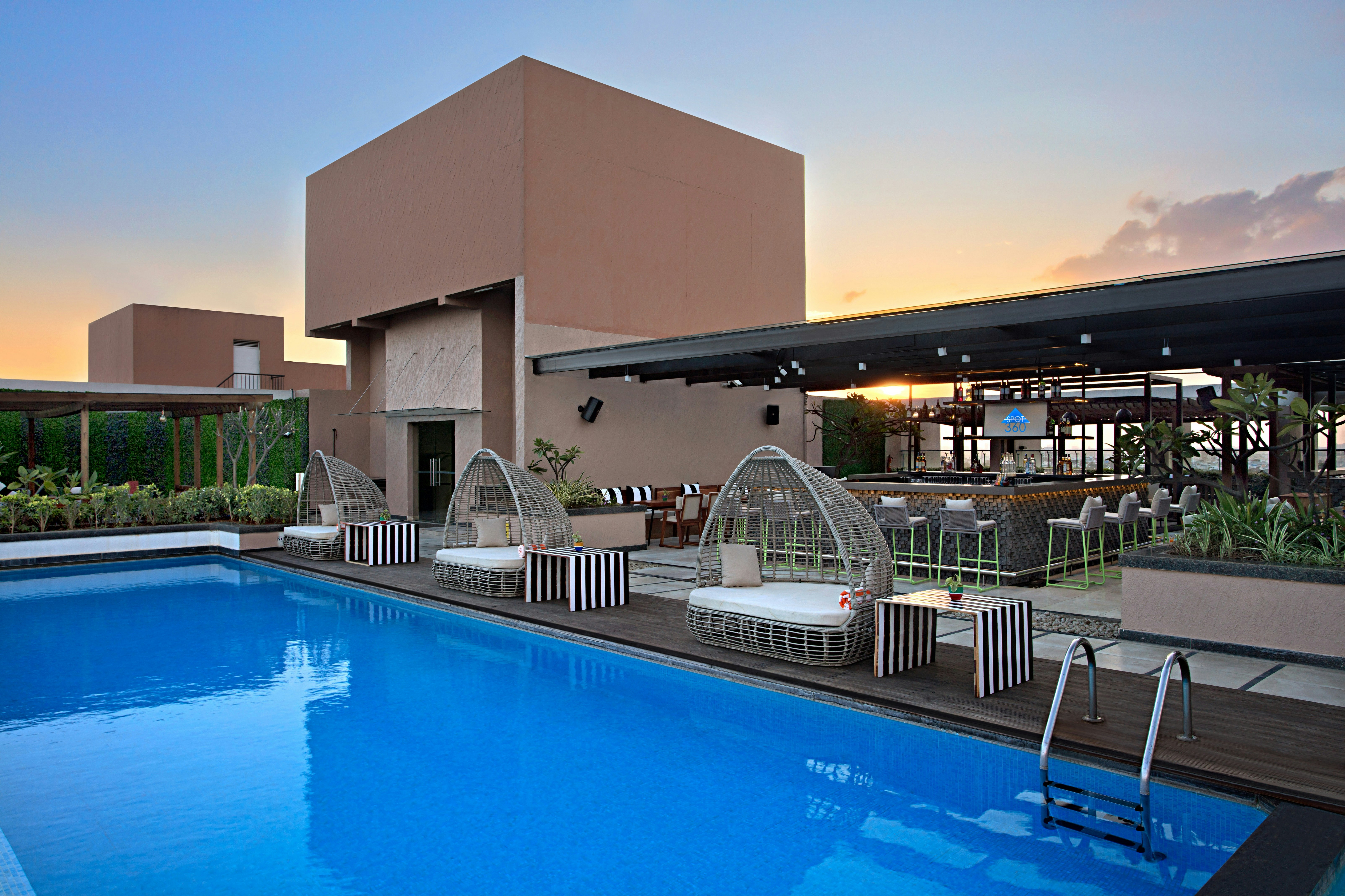 DoubleTree Suites by Hilton Bengaluru Outer Ring Road 9/51