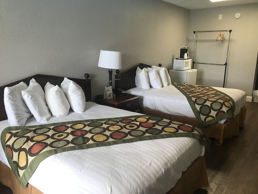 Alamar Resort Inn 11/38