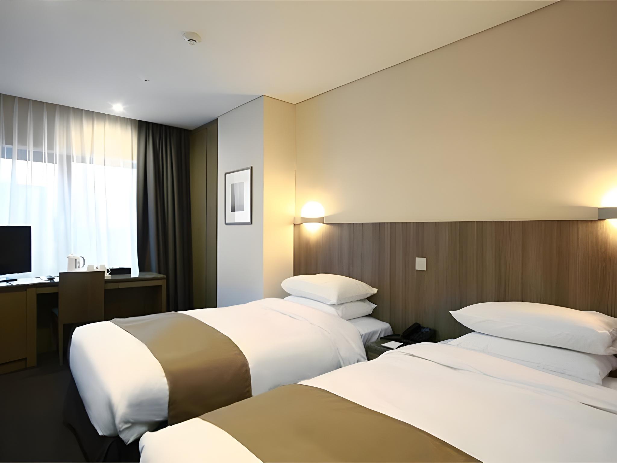 Room, Twin Beds