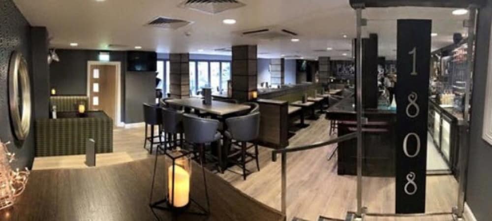 The Tontine Hotel 52/64