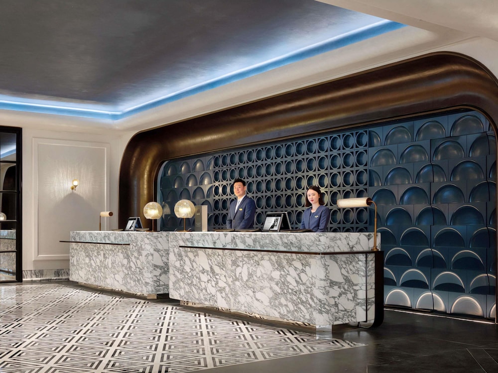 Sofitel Shanghai North Bund 10/60