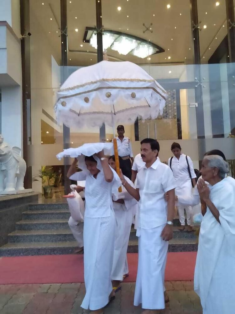 Dhamma Grand Hotel Resort 23/31