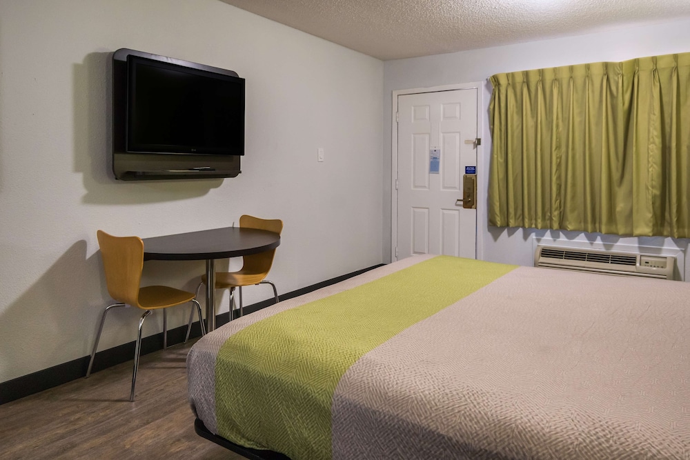 غرفة ديلوكس بسريرين مزدوجين للمدخنين، Motel6 Irving, TX - Loop 12 4/8