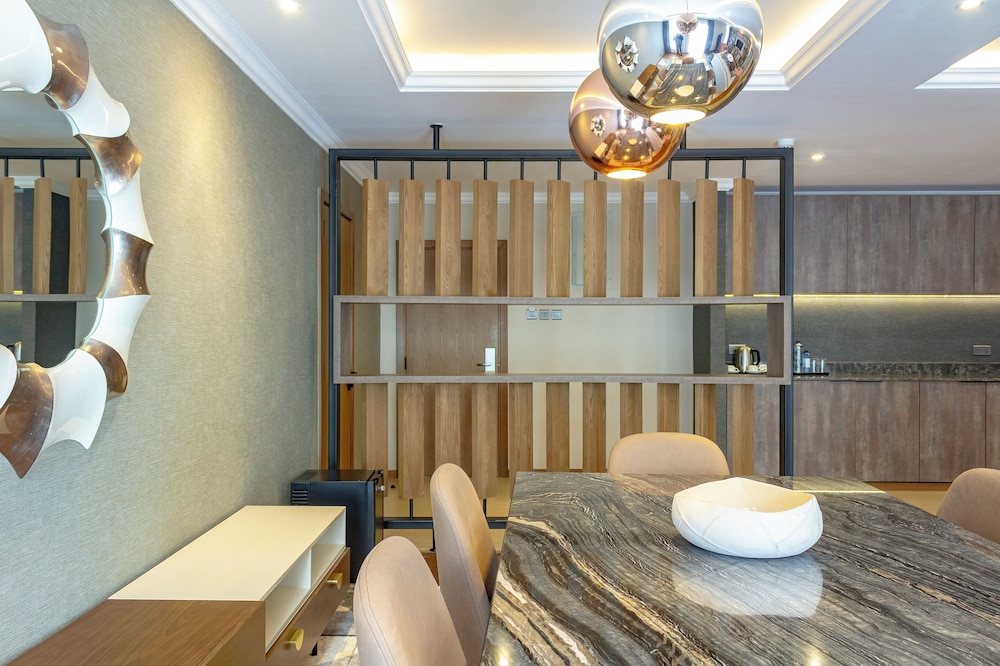 Alba Hotel Meru 36/50