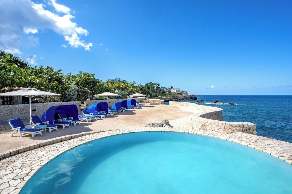 Ocean Cliff Hotel Negril 60/69