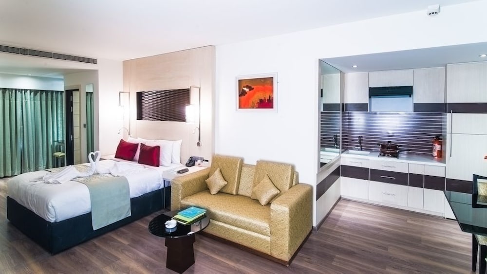 Halcyon Hotel Residences 16/55