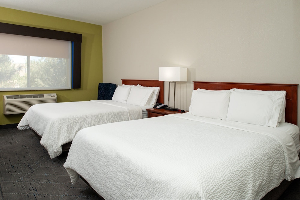 Holiday Inn Express Hotel And Suites Farmington Bloomfield 15/69