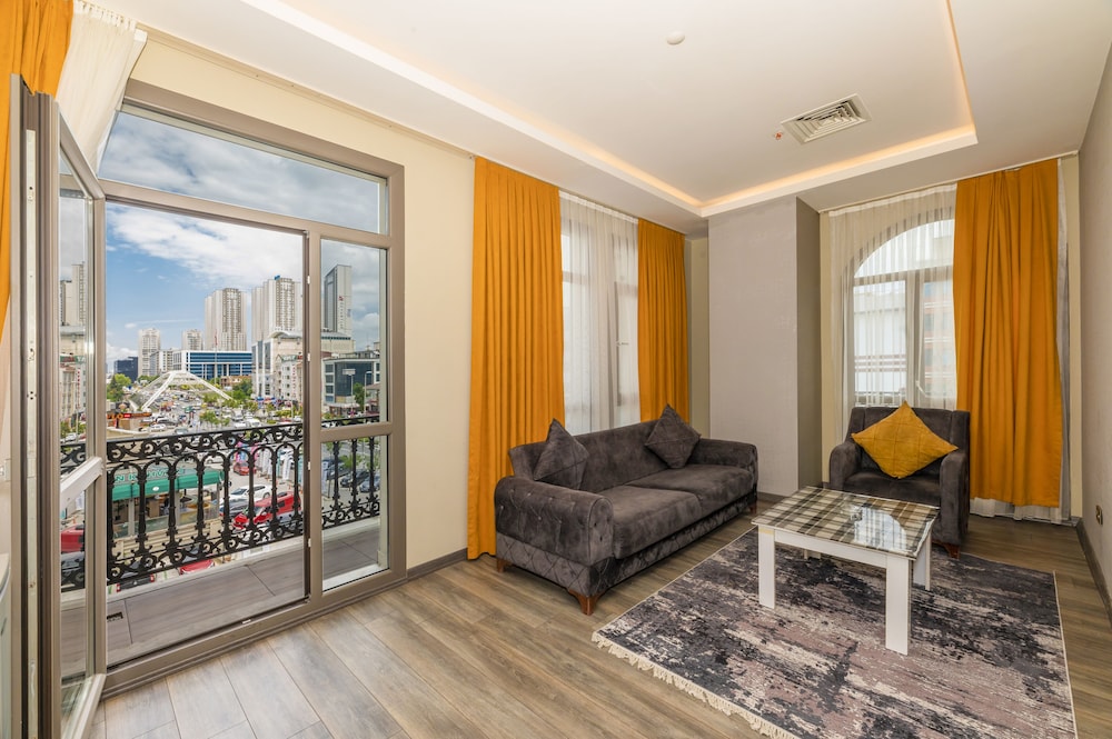 Agora Suites 42/67