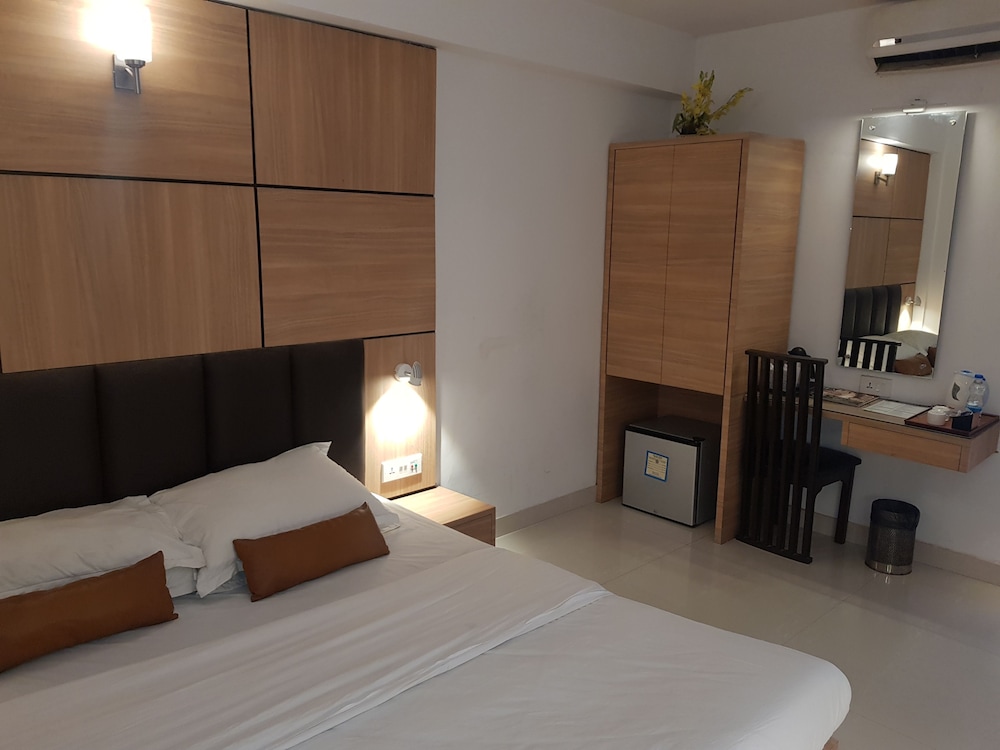 ROLAND HOTEL 17/55