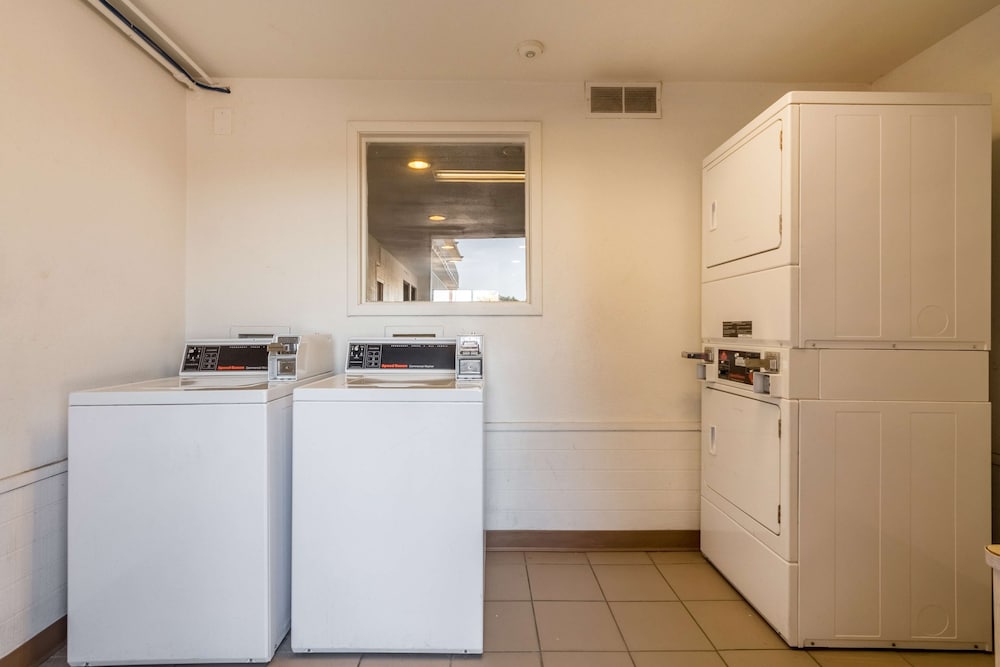 Motel6 Garland, TX - Dallas 8/44