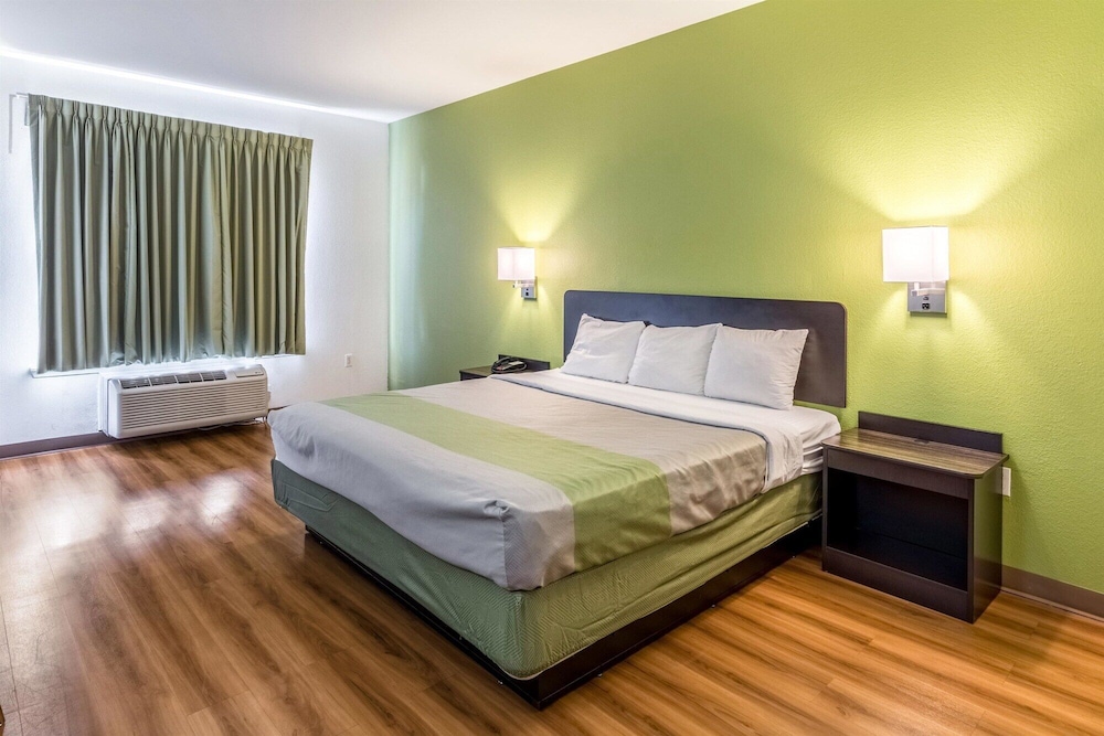 Motel6 North Richland Hills, TX - NE Fort Worth 23/42